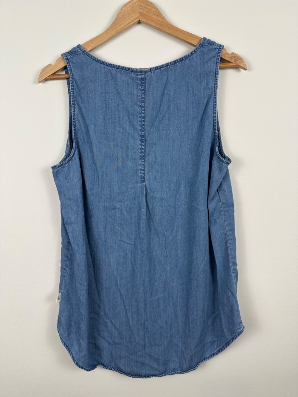 Magellan Outdoors Denim Chambray Henley Tank Tunic, Size L - Picture 4 of 7